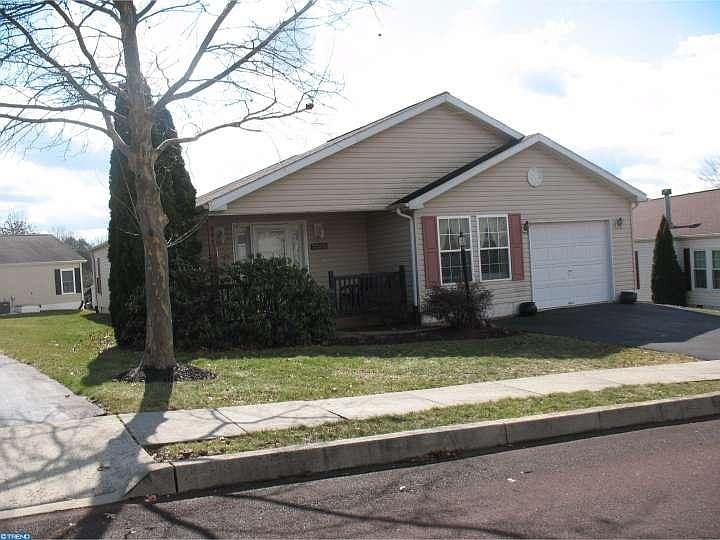 1st image of 292 Mimosa St