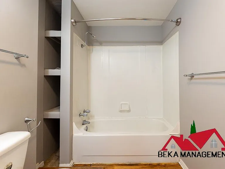 941 Starkweather St #5 — Photo 10