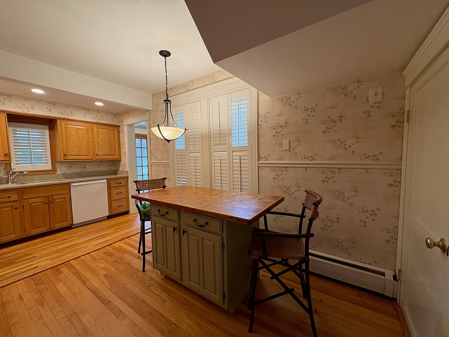 3 bed, $3,200 — Photo 3