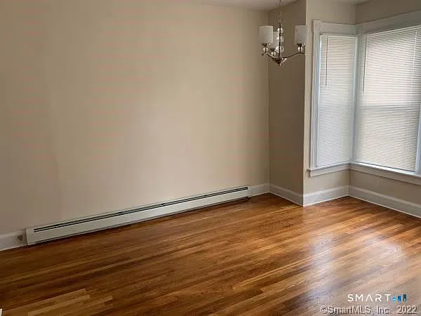 3 bed, 1.0 bath, 1179 sqft, $1,995 — Photo 4