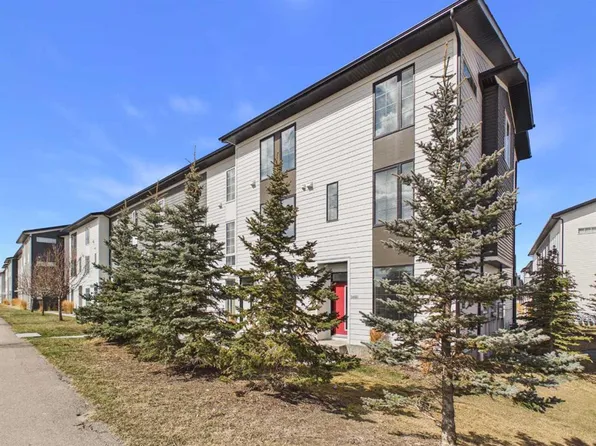 2480 S 210th Ave SE, Calgary, AB T2X 4C2