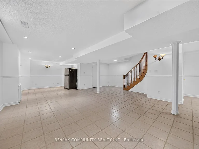 29 River Forest St W — Photo 46