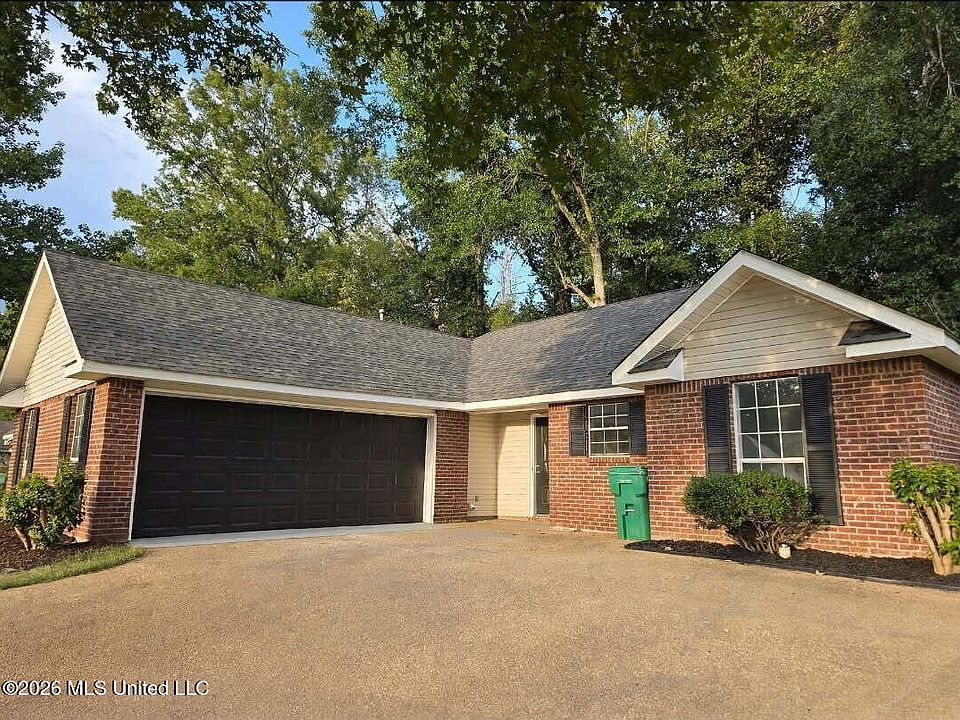 1st image of 326 Willow Bay Dr