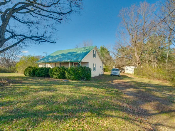 3036 York Rd, Pleasant View, TN 37146