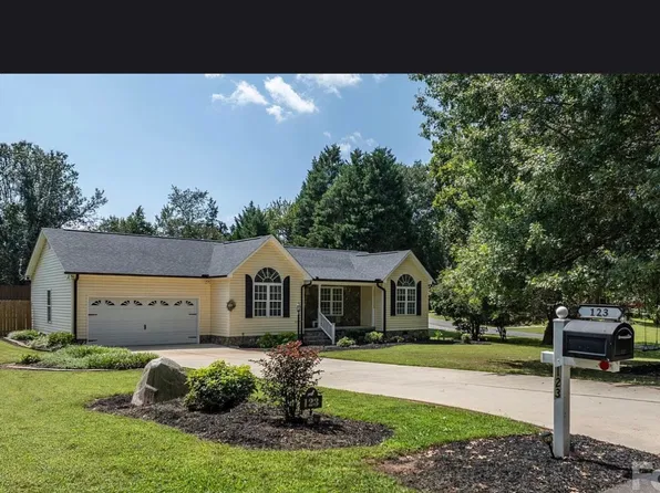 123 Idlebrook Rd, Statesville, NC 28677