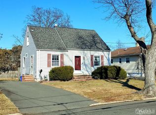 529 Edgeworth St, Middlesex, NJ 08846