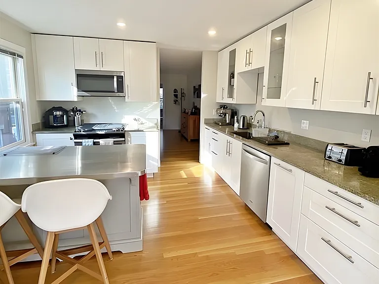 30 Cypress St #2 — Photo 6