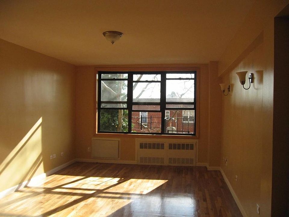 1st image of 1200 E 53rd St APT 2A