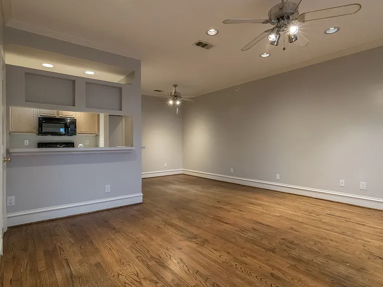 3904 Brandon Park Dr — Photo 3