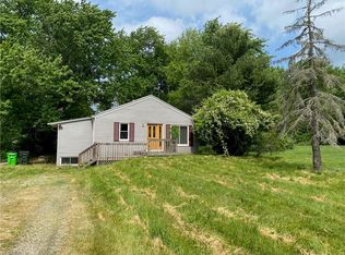228 Warner Rd, Hinckley, OH 44233