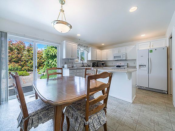 2nd image of 1006 Parkdale Ave