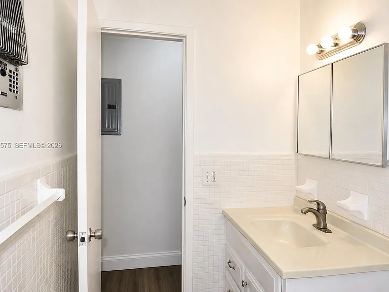 117 NE 30th Ct #2 — Photo 10