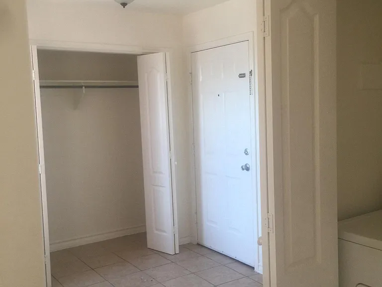 5005 San Francisco Ave — Photo 7