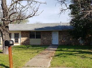 2709 Crestview St, Taylor, TX 76574