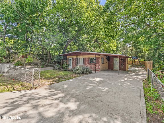 2nd image of 212 AIKEN Street