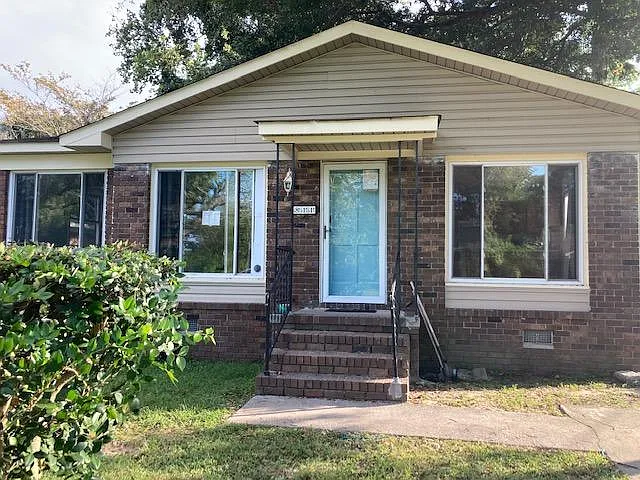 3 bed, 1270 sqft, $2,600 — Photo 3