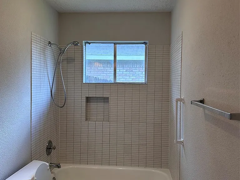 19530 Gladewater Dr — Photo 21
