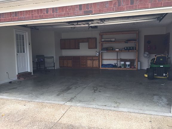 2 1/2 Car Garage