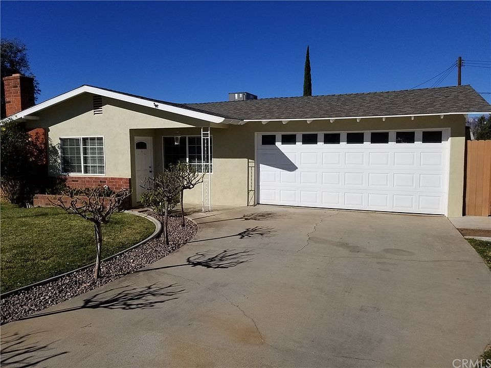 1st image of 266 Myrtlewood Dr