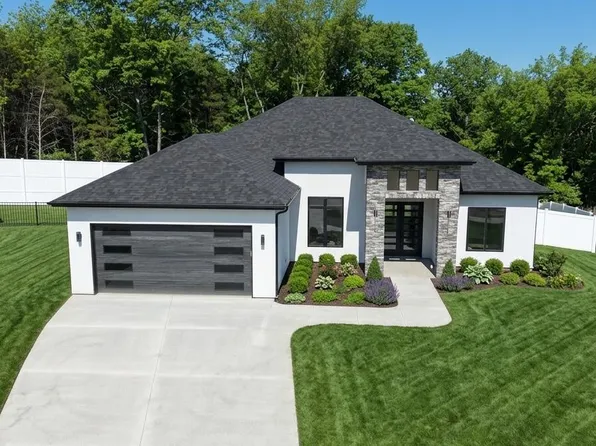 4805 Whisper Ct, Columbia, MO 65203