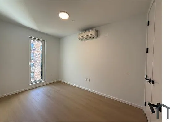 3547 Webster Ave — Photo 8
