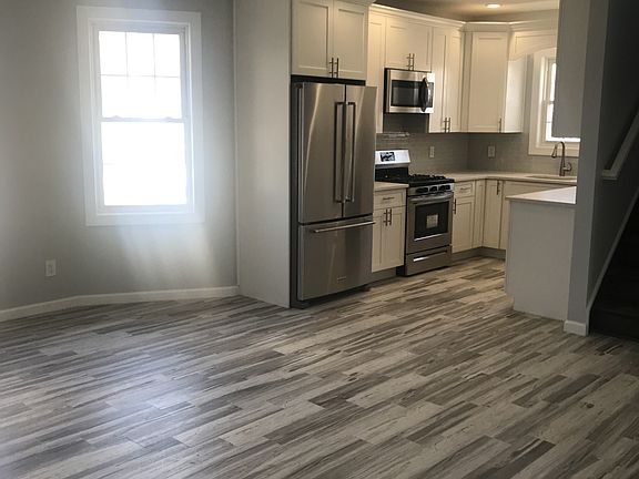 2nd image of 81-83 Marion St Floor 2