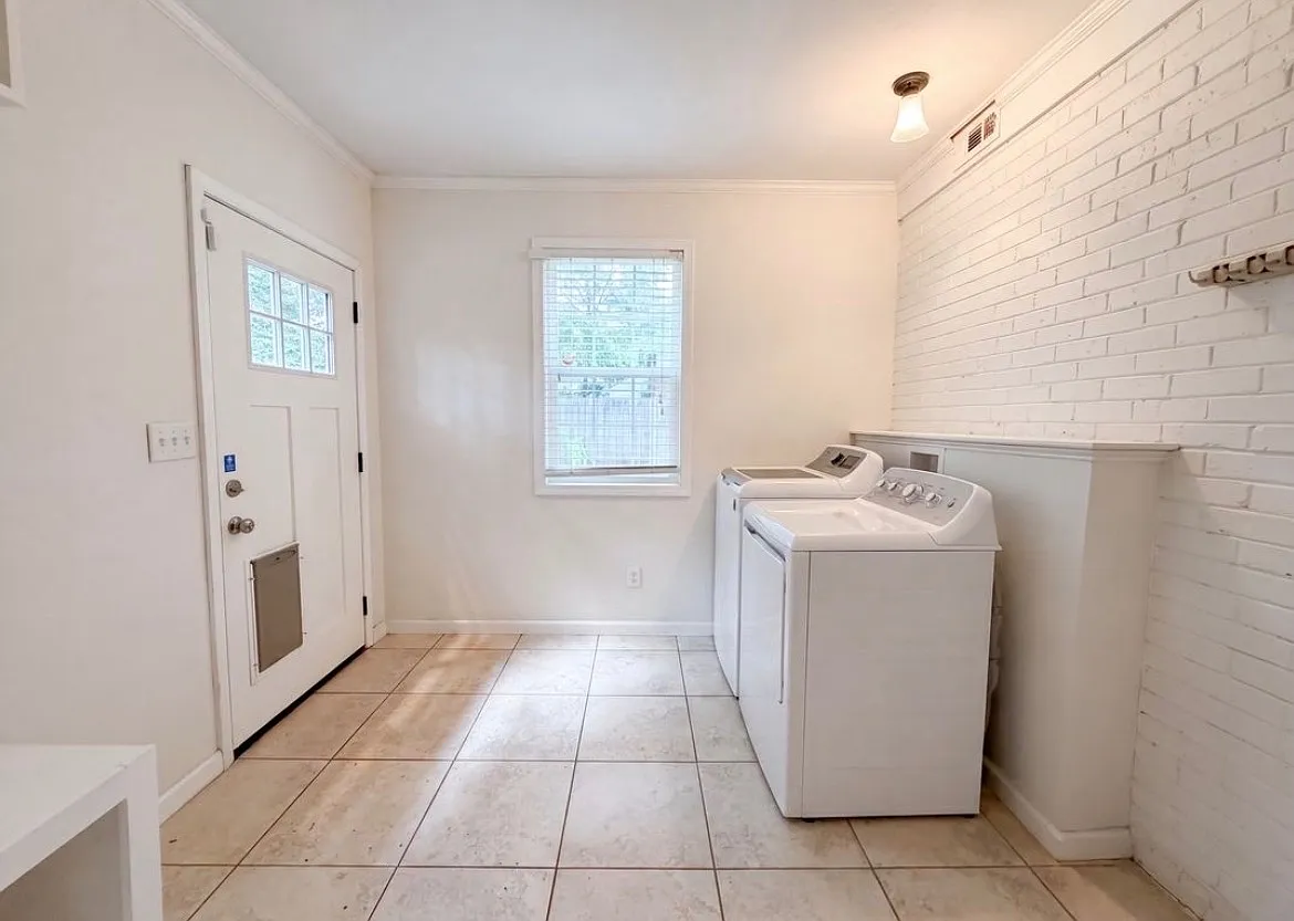 3 bed, 1401 sqft, $2,700 — Photo 4