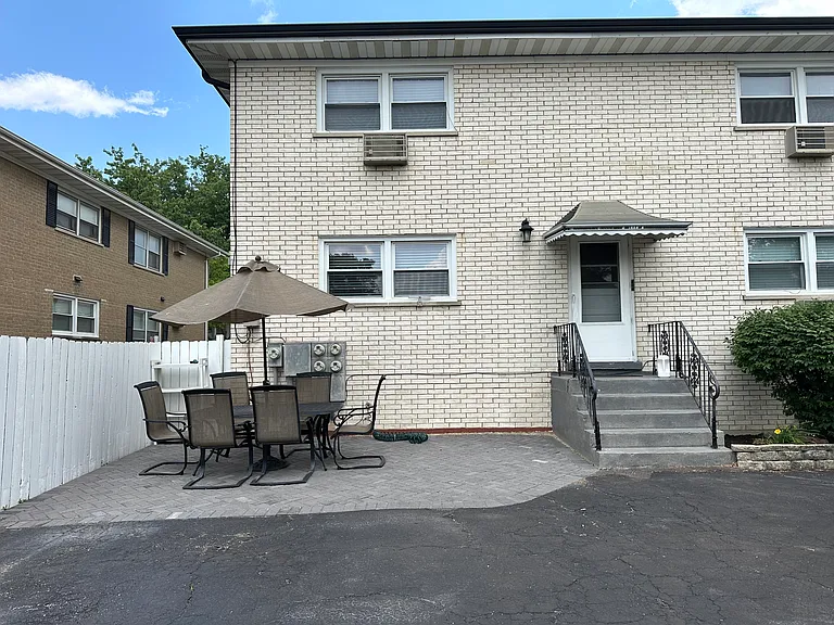 4516 Park Ave — Photo 2