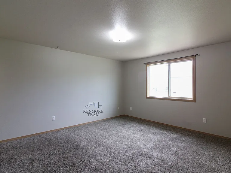 4215 Cochins Ln — Photo 8