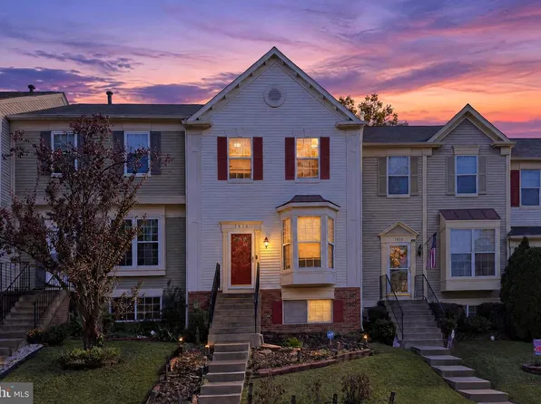7873 Rebel Walk Dr, Manassas, VA 20109