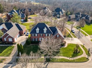 8717 Summit Ridge Dr, Louisville, KY 40241