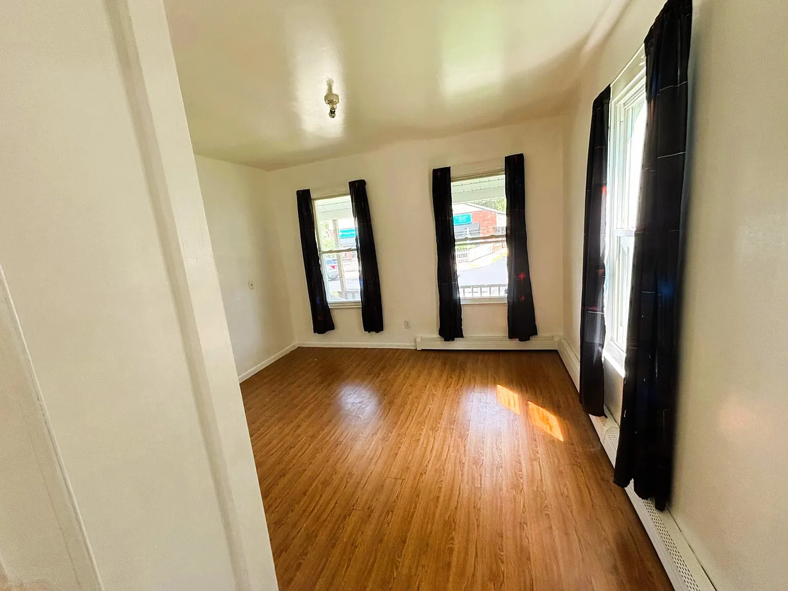 Studio, 600 sqft, $2,000 — Photo 3