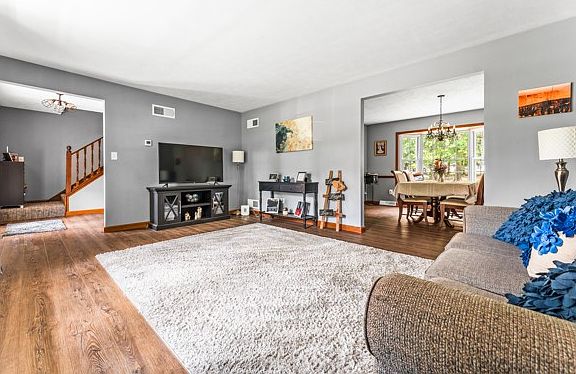 4th image of 365 Butterfly Ln