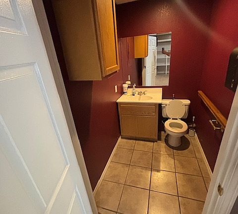 4th image of 914 S Rogers St #1