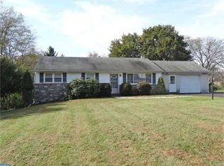 210 Schwenk Ml, Perkasie, PA 18944