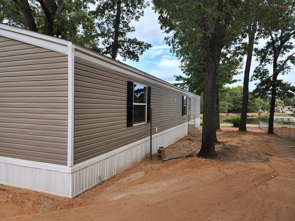 1st image of 4979 Shadyhill Dr
