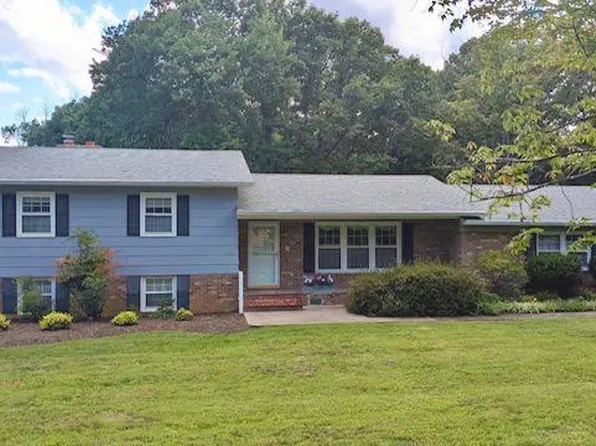 19452 Hickory Dr, Culpeper, VA 22701