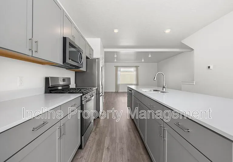 1113 E Yard Row — Photo 13