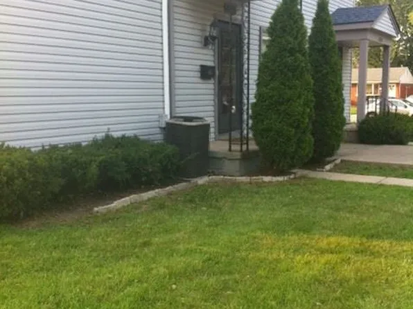 22924 Joy St, Saint Clair Shores, MI 48082