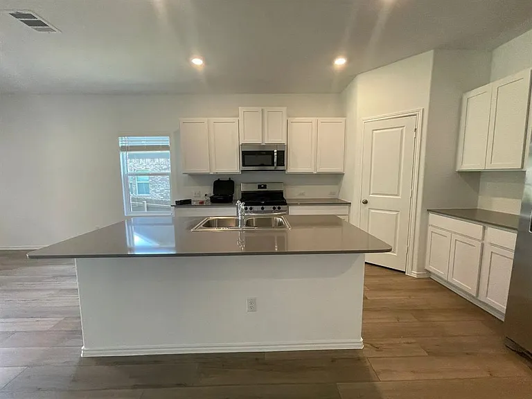 2113 Four Waters Loop — Photo 7