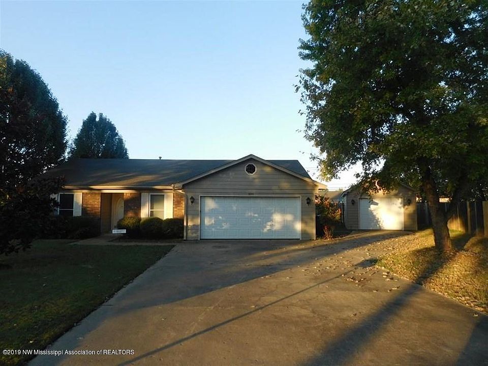 1st image of 3995 Woodland Dr