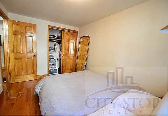 5th image of 42 W 69th St APT 1a