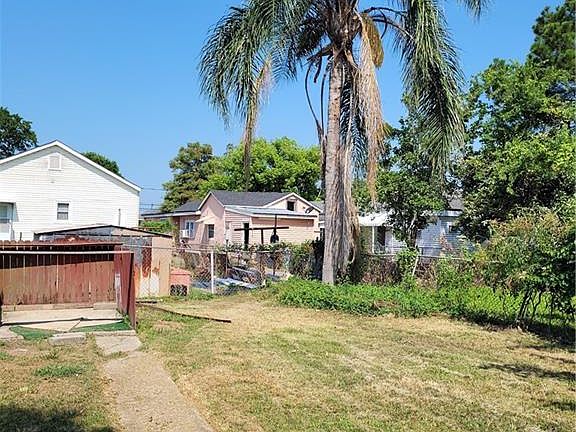 2nd image of 432 2nd Ave