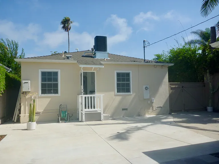 845 Flower Ave — Photo 56
