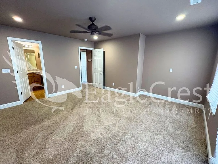 44 Vinehill Dr — Photo 81