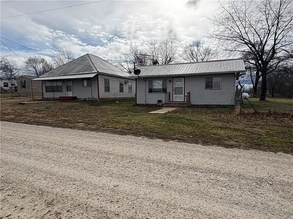 81 Pigeon Ln, Berryville, AR 72616