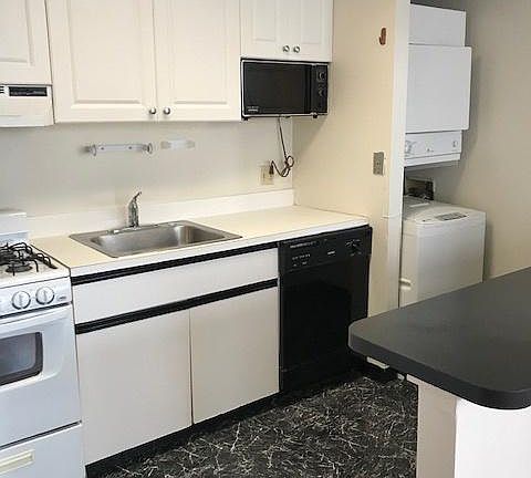 2nd image of 1327 Spruce St APT 10G