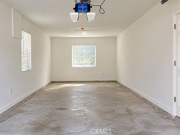 4th image of 645 W 97th St