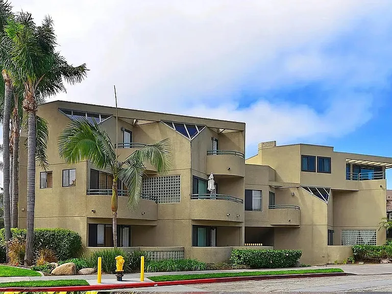 8132 Camino Del Sol #F — Photo 8