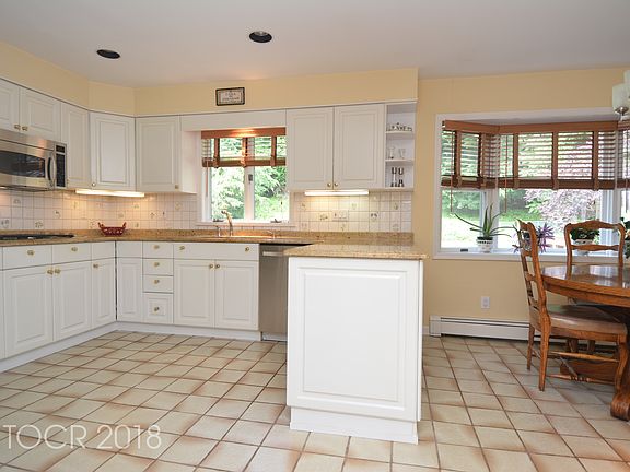 5th image of 68 Carnot Ave